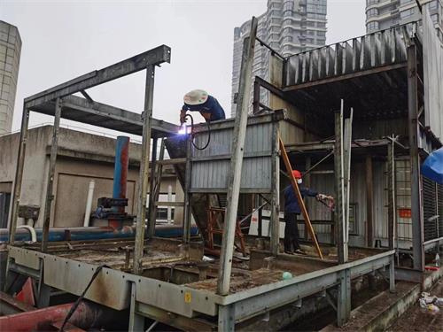 開式冷卻塔在空調系統如何實現節能的效果？？(閉式冷卻塔與開式冷卻塔)